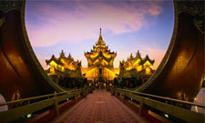 Rangoon-palace-nuit-birmanie-ciel-violet