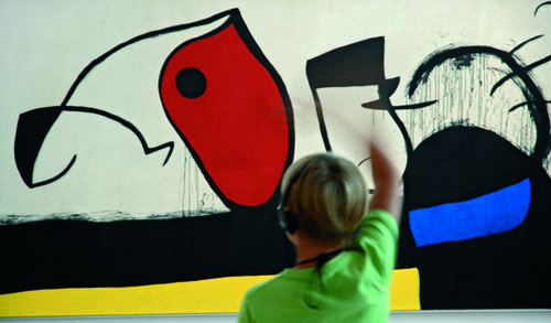 enfant-musee-national-art-catalogne-barcelone