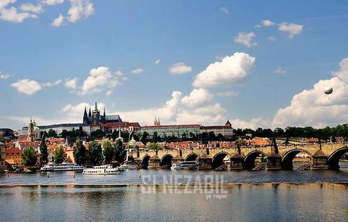 prague-chateau-avec-entree-coupe-file-circuit-b