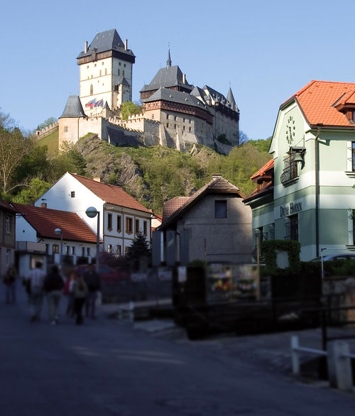 chateau-de-karlstejn-avec-guide-et-transport-prague