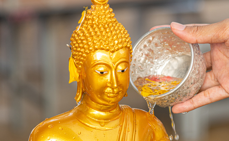 bouddha-or-ceremonie-eau