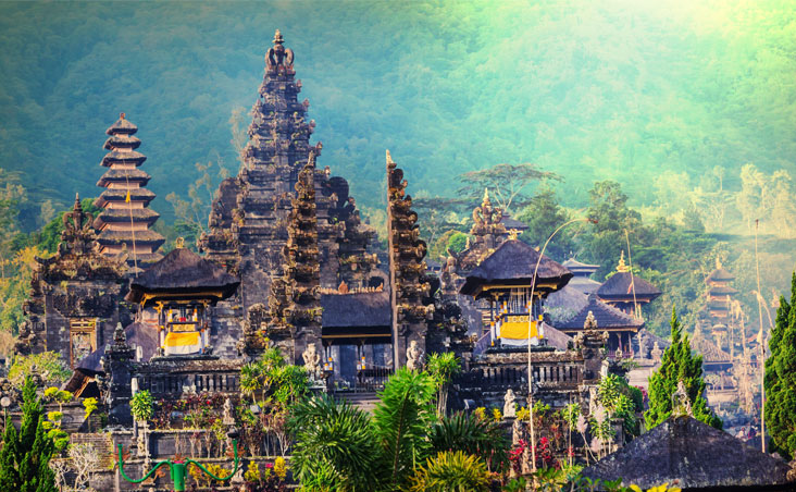 temple-montagne-vert-indonesie